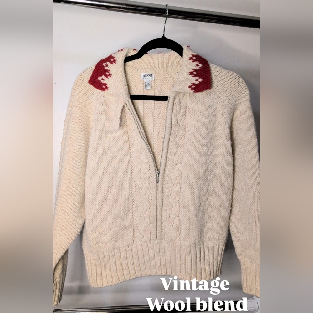 90s VTG Esprit Cream Cable-Knit Half-Zip Sweater with Red Collar Detail